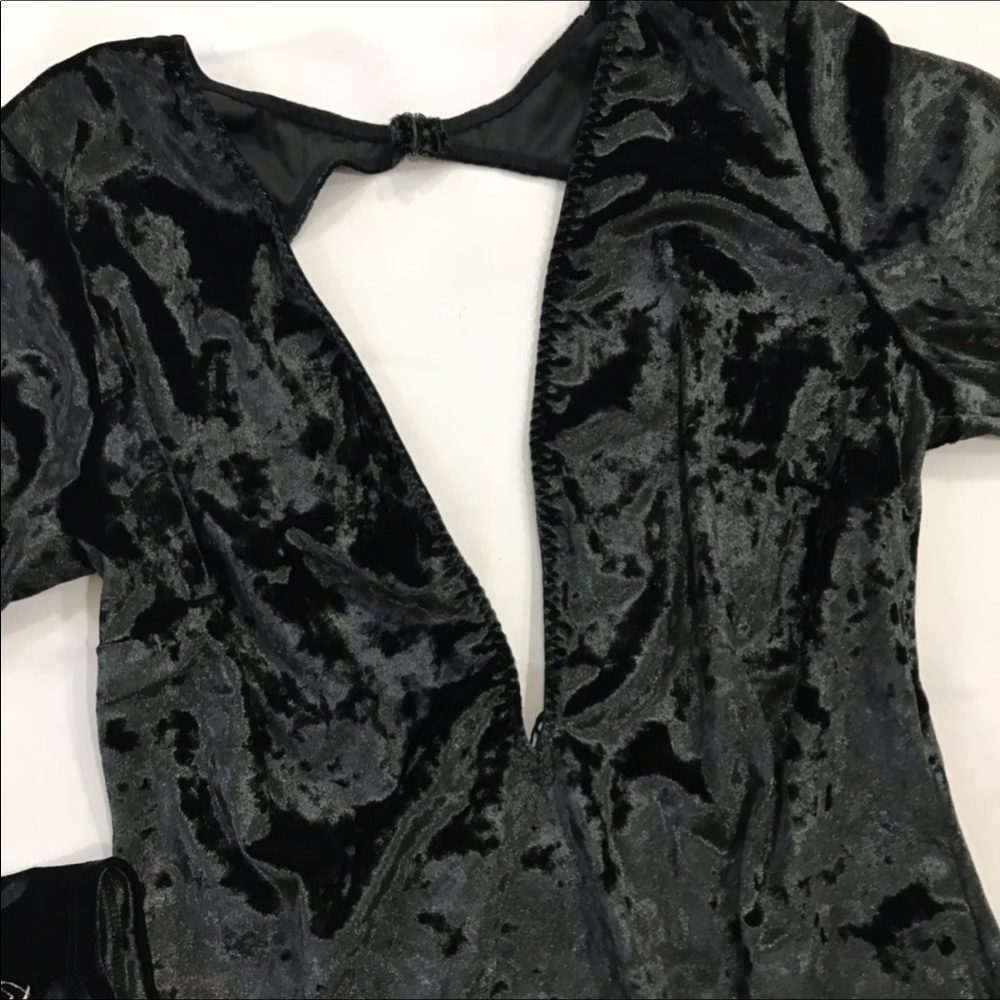 VS black SEXY Crushed Velvet Plunge Bodysuit M/L - Picture 3 of 6